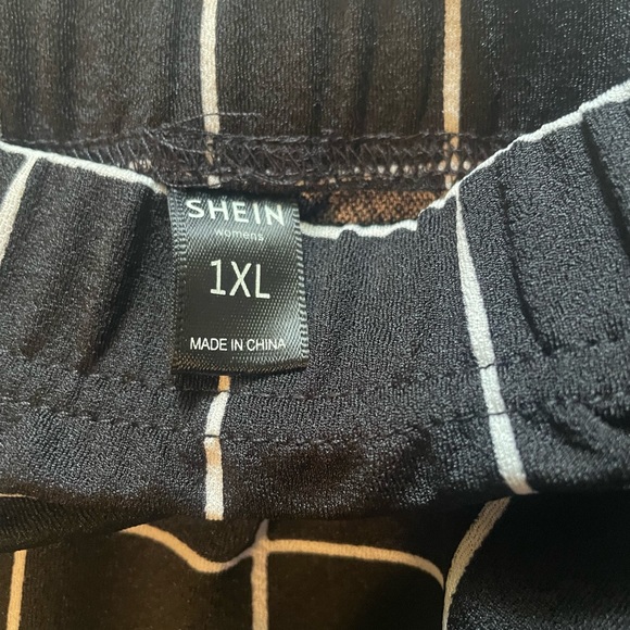 Plus size XL , 2 piece Black and white stripes midi skirt set - Picture 3 of 5